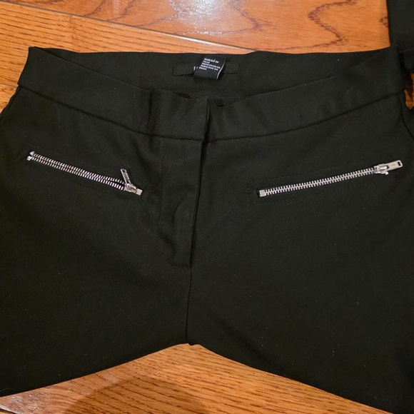 Forever 21 Black Skinny Pants Size Small - Picture 5 of 5